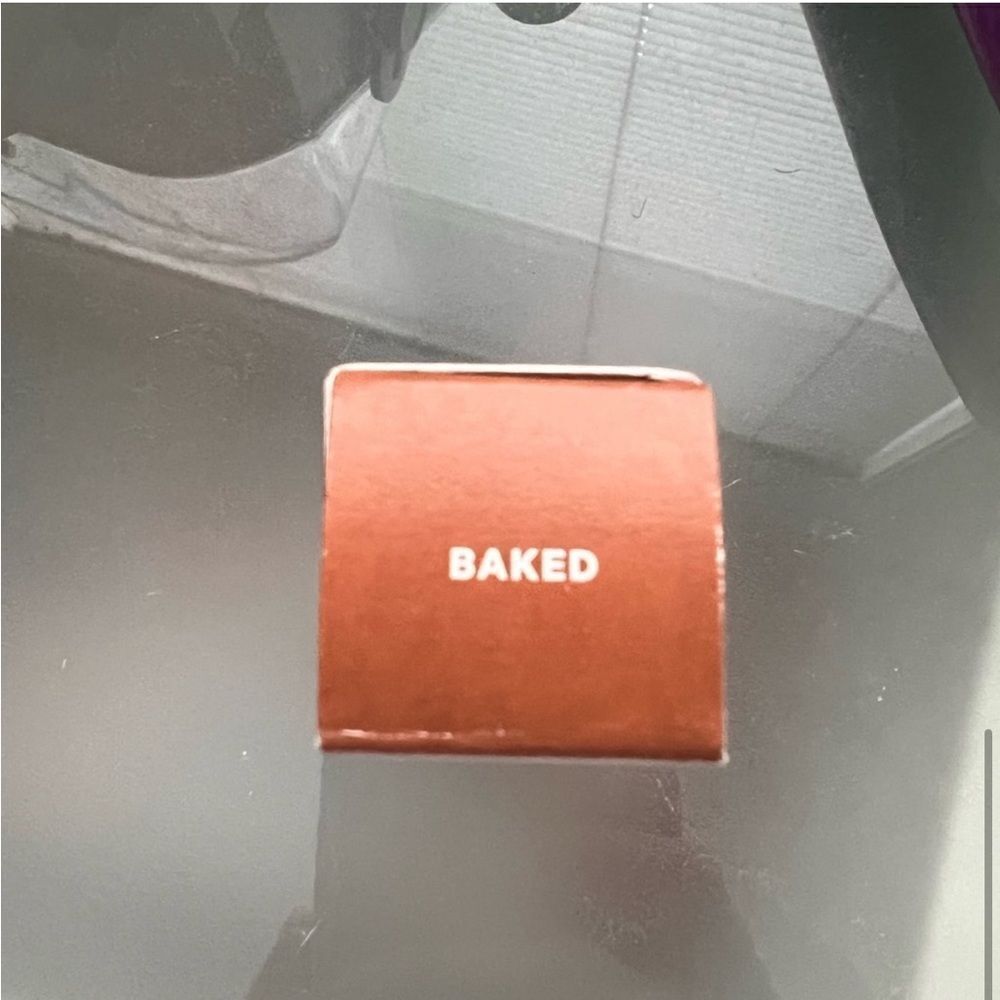 MILK MAKEUP- Baked bronzer - Picture 5 of 6